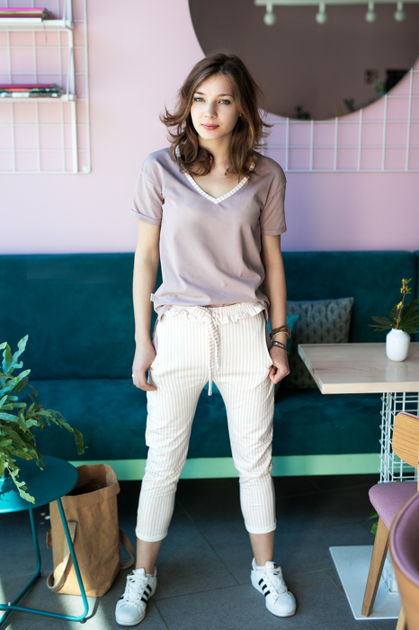 1986 /  WOMAN TROUSERS wh bow / POWDER STRIPES