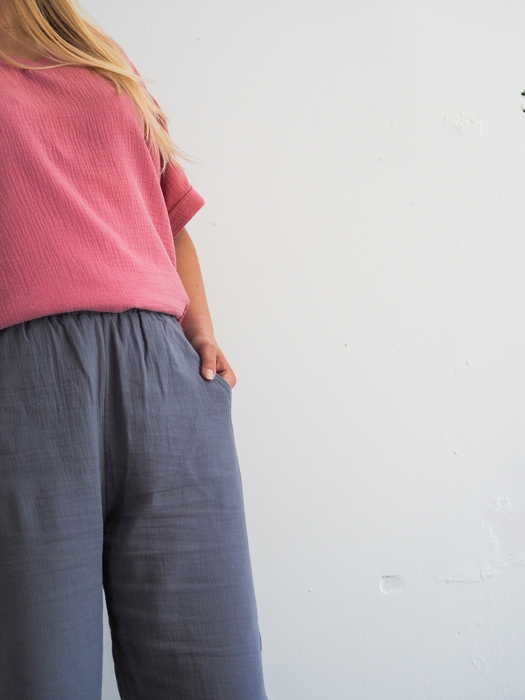 087-23 MUSLIN TROUSERS / GRAPHITE  - GOTS
