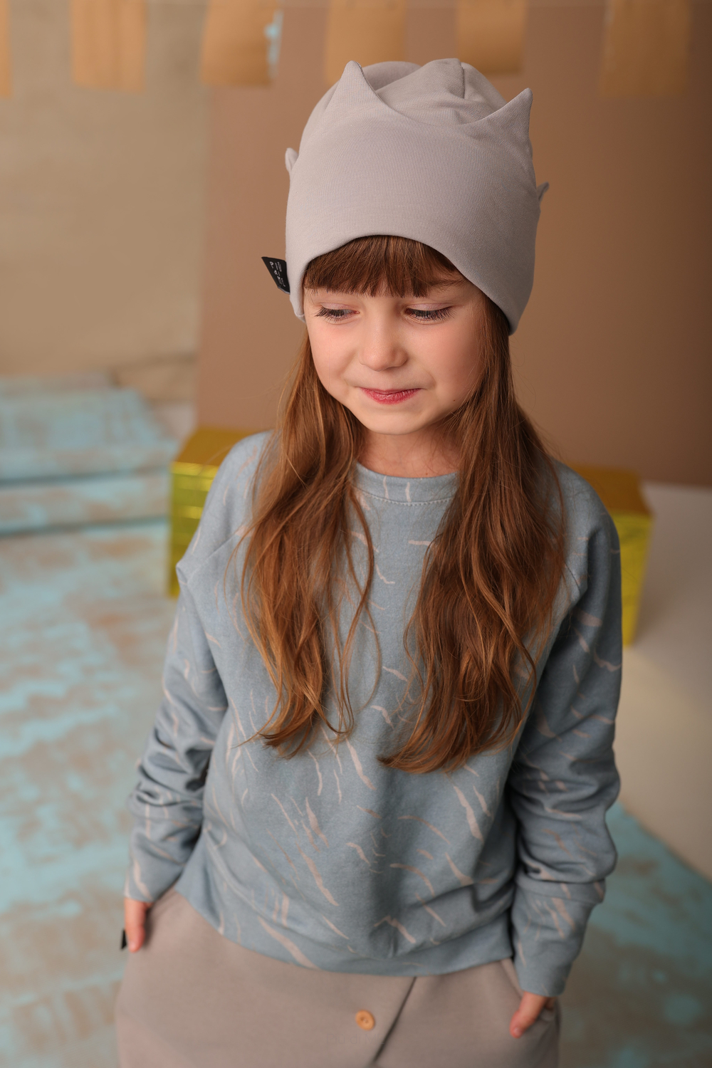 190-23 CZAPKA / CROWN BEANIE / GRAY
