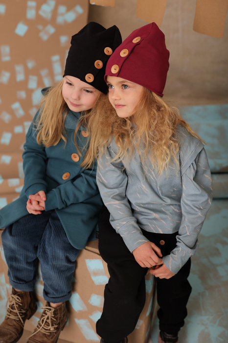 200-23 CZAPKA / BEANIE WH BUTTON / BURGUNDY